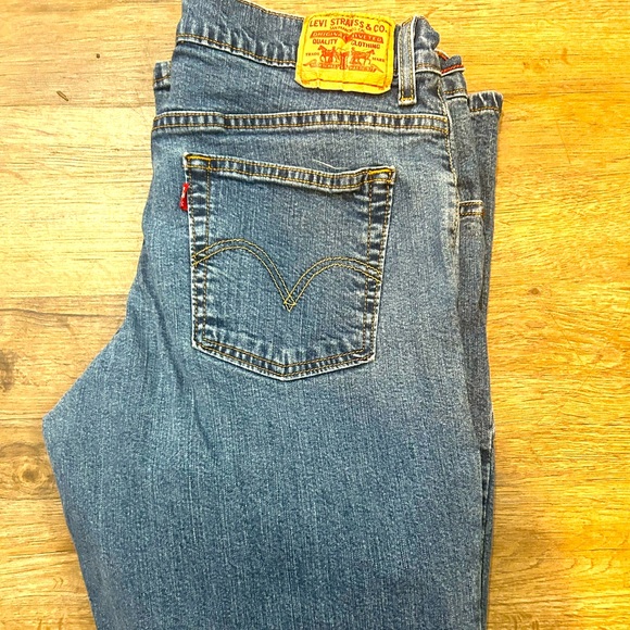 Vintage Levi’s 550 women’s 12 M relax fit boot leg jeans - Picture 1 of 4